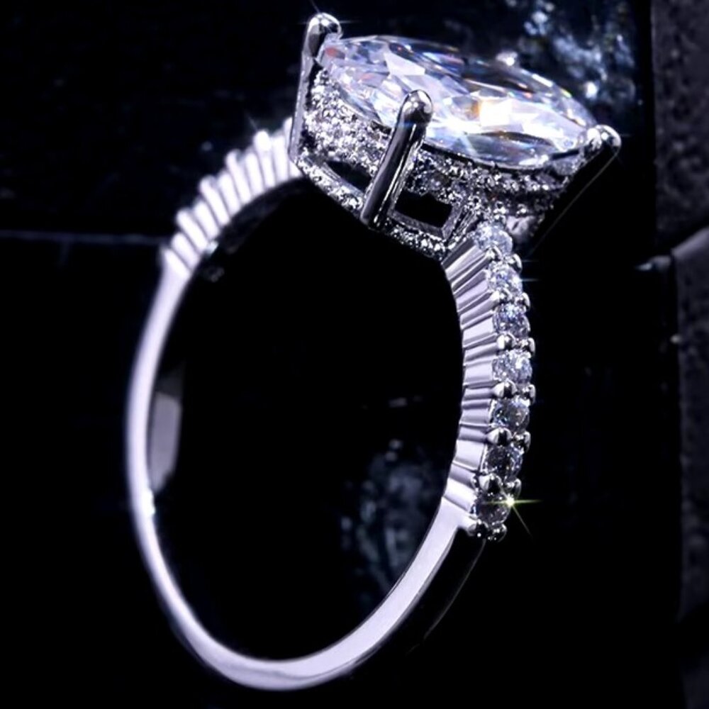 π Stunning 2.50ctw Oval Diamond Engagement / Promise Ring 18k White Gold π - Picture 5 of 6